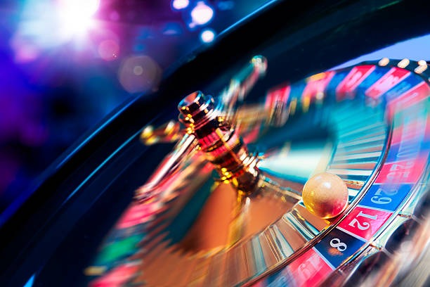 CQ9 roulette wheel spinning on gaem app with live dealer video feed